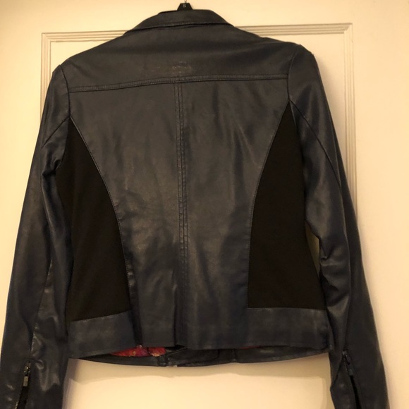 Jacket - Picture 5 of 5